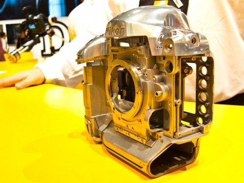 Nikon D4-14