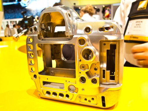 Nikon D4-16