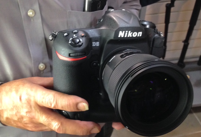 Nikon-D5-DSLR-camera